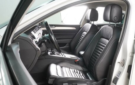 Volkswagen Passat B8 рестайлинг, 2018 год, 2 300 000 рублей, 10 фотография