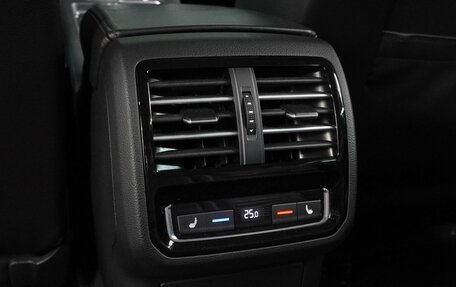 Volkswagen Passat B8 рестайлинг, 2018 год, 2 300 000 рублей, 13 фотография