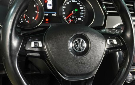 Volkswagen Passat B8 рестайлинг, 2018 год, 2 300 000 рублей, 17 фотография