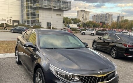 KIA Optima IV, 2018 год, 2 400 000 рублей, 9 фотография