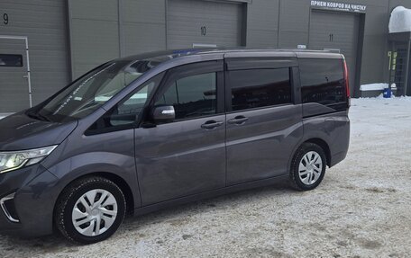 Honda Stepwgn IV, 2019 год, 1 930 000 рублей, 4 фотография