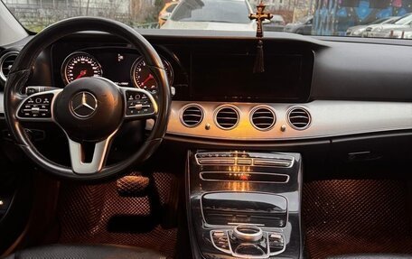 Mercedes-Benz E-Класс, 2018 год, 2 850 000 рублей, 4 фотография