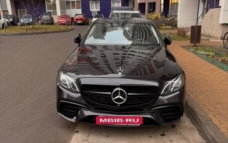Mercedes-Benz E-Класс, 2018 год, 2 850 000 рублей, 5 фотография