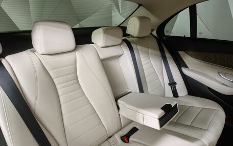 Mercedes-Benz E-Класс, 2019 год, 3 997 000 рублей, 16 фотография