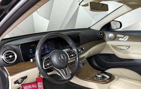 Mercedes-Benz E-Класс, 2019 год, 3 997 000 рублей, 18 фотография