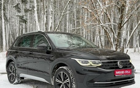 Volkswagen Tiguan II, 2021 год, 2 990 000 рублей, 1 фотография