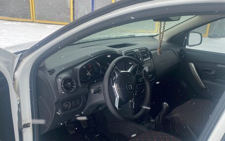 Renault Logan II, 2019 год, 870 000 рублей, 7 фотография