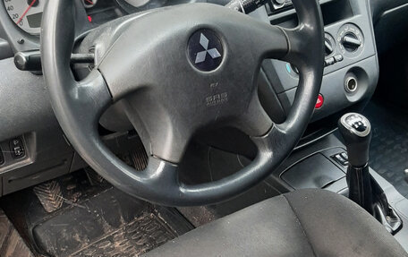 Mitsubishi Outlander III рестайлинг 3, 2008 год, 700 000 рублей, 4 фотография