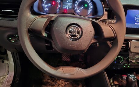 Skoda Rapid II, 2022 год, 1 350 000 рублей, 9 фотография