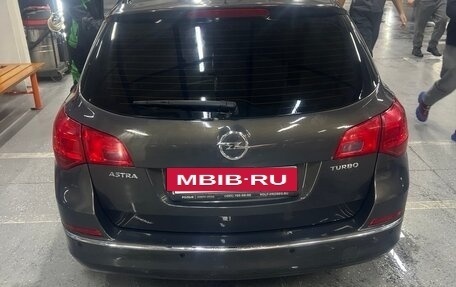 Opel Astra J, 2014 год, 850 000 рублей, 4 фотография