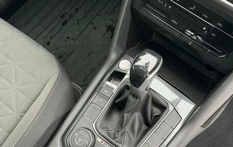 Volkswagen Tiguan II, 2021 год, 2 990 000 рублей, 10 фотография