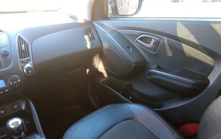 Hyundai ix35 I рестайлинг, 2013 год, 1 200 000 рублей, 17 фотография