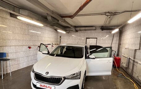 Skoda Rapid II, 2021 год, 1 450 000 рублей, 2 фотография