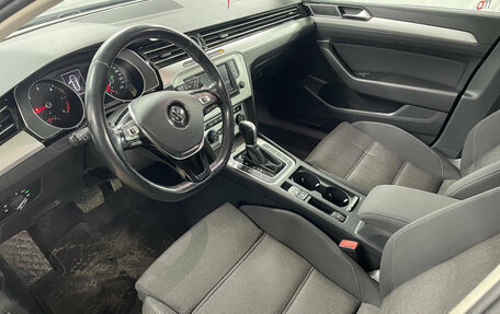 Volkswagen Passat B8 рестайлинг, 2017 год, 1 699 000 рублей, 10 фотография