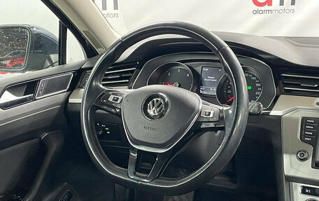 Volkswagen Passat B8 рестайлинг, 2017 год, 1 699 000 рублей, 13 фотография