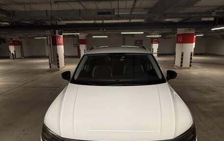 Volkswagen Tiguan II, 2020 год, 2 800 000 рублей, 2 фотография