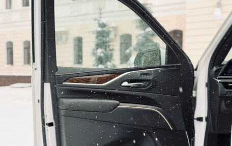 Cadillac Escalade V, 2023 год, 12 990 000 рублей, 13 фотография