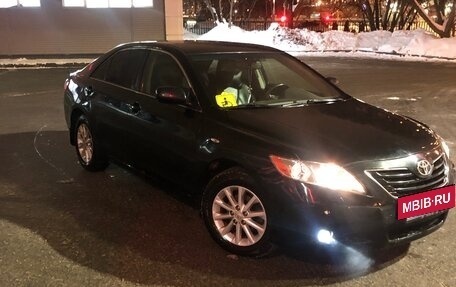 Toyota Camry, 2008 год, 700 000 рублей, 2 фотография