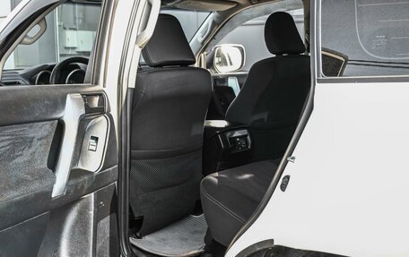 Toyota Land Cruiser Prado 150 рестайлинг 2, 2013 год, 3 349 000 рублей, 11 фотография