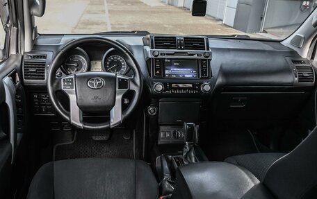 Toyota Land Cruiser Prado 150 рестайлинг 2, 2013 год, 3 349 000 рублей, 6 фотография