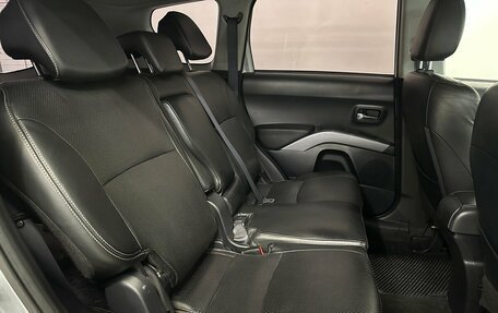 Mitsubishi Outlander III рестайлинг 3, 2008 год, 890 000 рублей, 13 фотография