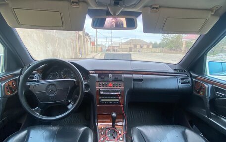 Mercedes-Benz E-Класс, 1999 год, 445 000 рублей, 3 фотография