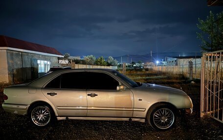 Mercedes-Benz E-Класс, 1999 год, 445 000 рублей, 2 фотография