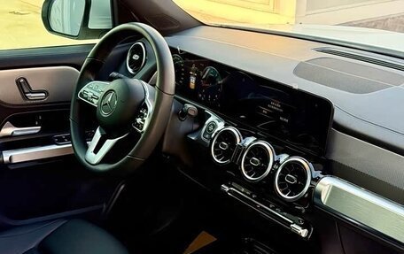 Mercedes-Benz GLB, 2022 год, 2 540 000 рублей, 14 фотография