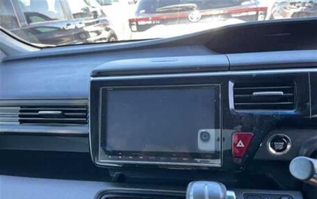 Honda Stepwgn IV, 2017 год, 1 520 000 рублей, 10 фотография