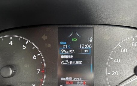 Toyota Yaris, 2022 год, 845 000 рублей, 9 фотография