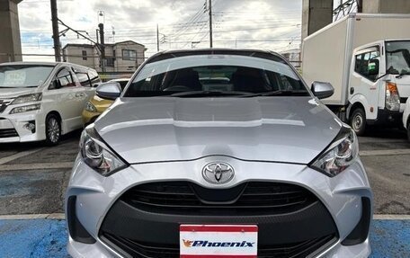 Toyota Yaris, 2022 год, 845 000 рублей, 2 фотография