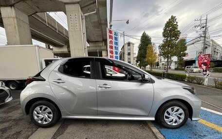 Toyota Yaris, 2022 год, 845 000 рублей, 8 фотография