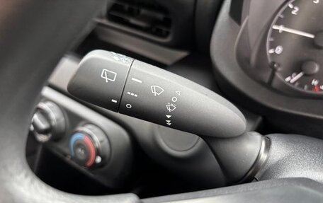 Toyota Yaris, 2022 год, 845 000 рублей, 15 фотография