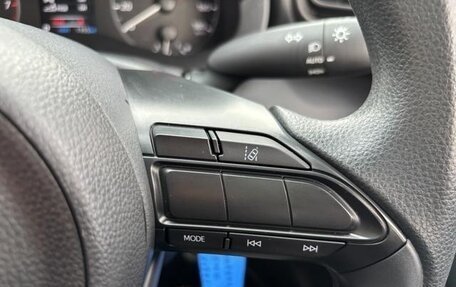 Toyota Yaris, 2022 год, 845 000 рублей, 14 фотография