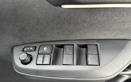 Toyota Yaris, 2022 год, 845 000 рублей, 32 фотография