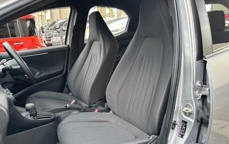 Toyota Yaris, 2022 год, 845 000 рублей, 33 фотография