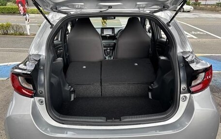 Toyota Yaris, 2022 год, 845 000 рублей, 37 фотография