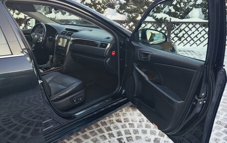 Toyota Camry, 2017 год, 2 200 000 рублей, 8 фотография