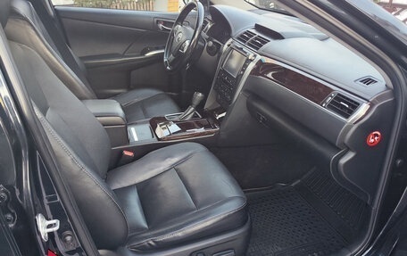 Toyota Camry, 2017 год, 2 200 000 рублей, 9 фотография