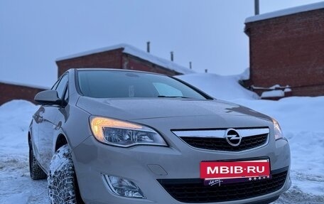 Opel Astra J, 2011 год, 849 000 рублей, 9 фотография