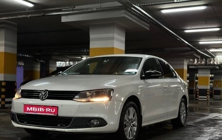 Volkswagen Jetta VI, 2014 год, 1 090 000 рублей, 1 фотография