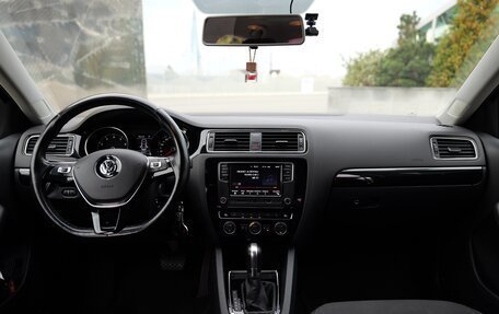 Volkswagen Jetta VI, 2018 год, 1 550 000 рублей, 16 фотография