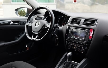 Volkswagen Jetta VI, 2018 год, 1 550 000 рублей, 17 фотография