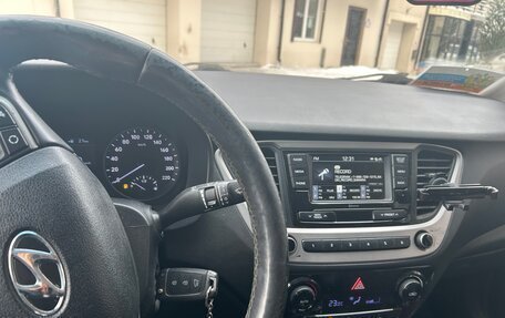 Hyundai Solaris II рестайлинг, 2017 год, 1 270 000 рублей, 8 фотография