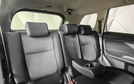 Mitsubishi Outlander III рестайлинг 3, 2013 год, 1 343 000 рублей, 13 фотография