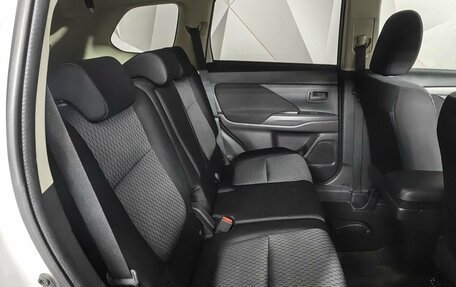 Mitsubishi Outlander III рестайлинг 3, 2013 год, 1 343 000 рублей, 12 фотография