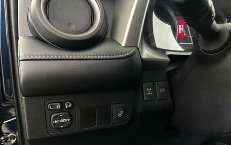 Toyota RAV4, 2019 год, 2 950 000 рублей, 9 фотография