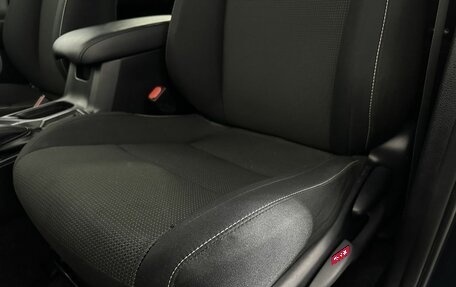 Toyota RAV4, 2019 год, 2 950 000 рублей, 10 фотография