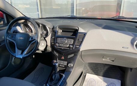 Chevrolet Cruze II, 2009 год, 599 000 рублей, 7 фотография