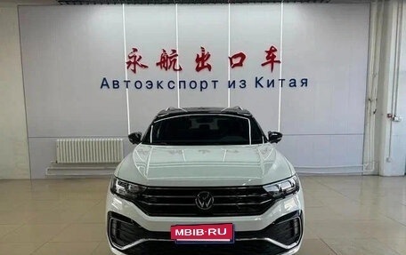 Volkswagen T-Roc I, 2022 год, 1 650 000 рублей, 2 фотография